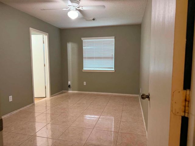11030 Knobbley Oak Court, Houston, TX 77065
