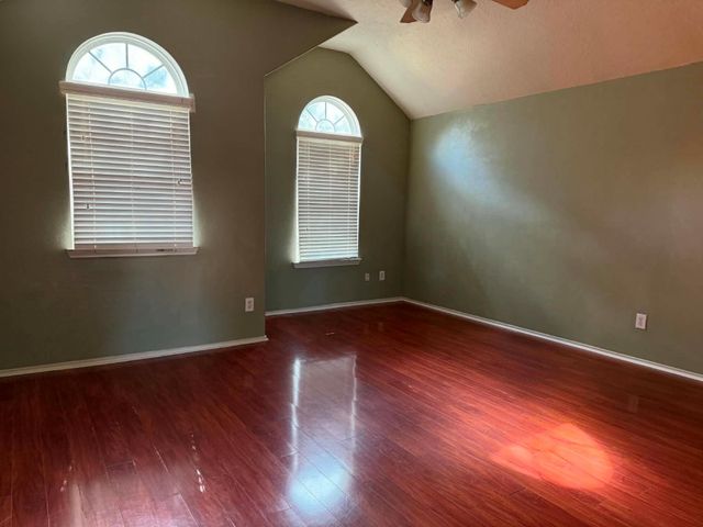 11030 Knobbley Oak Court, Houston, TX 77065
