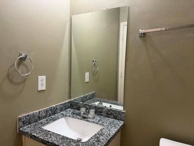 11030 Knobbley Oak Court, Houston, TX 77065