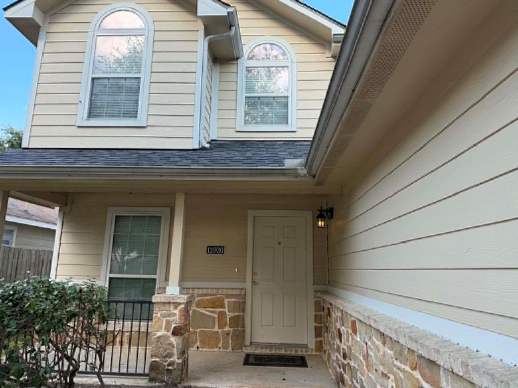 11030 Knobbley Oak Court, Houston, TX 77065