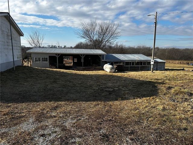 7135 NW Kidder Road, Kidder, MO 64649