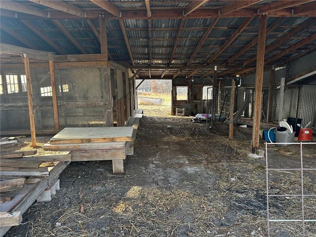 7135 NW Kidder Road, Kidder, MO 64649