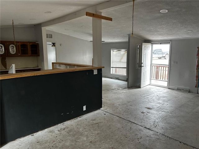 7135 NW Kidder Road, Kidder, MO 64649