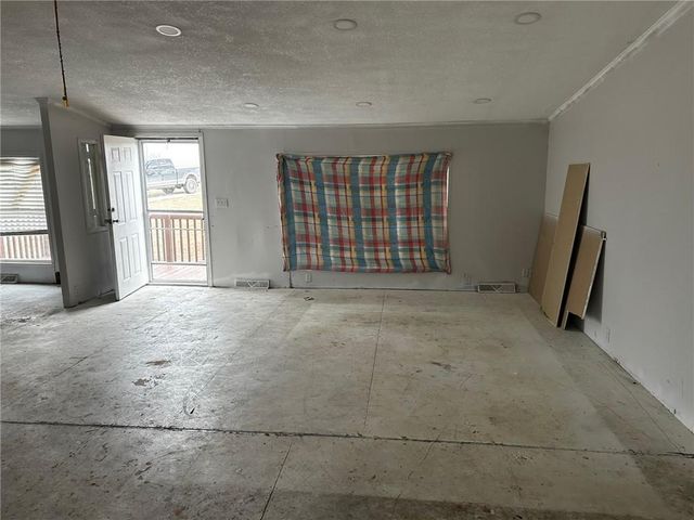 7135 NW Kidder Road, Kidder, MO 64649