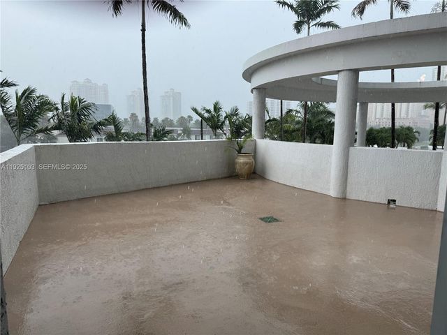 3029 NE 188th St 411, Aventura, FL 33180