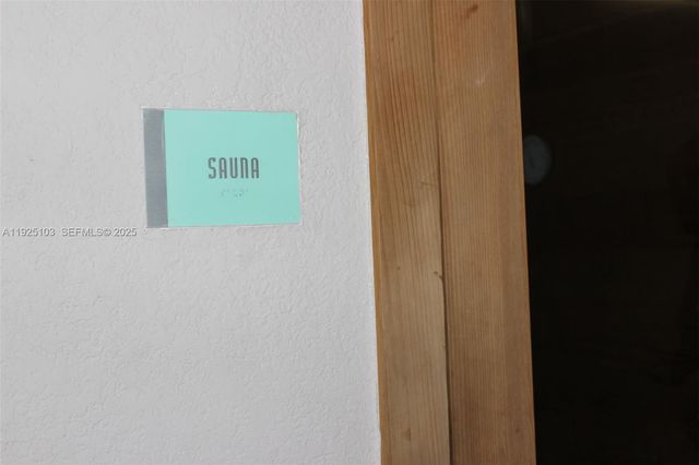 3029 NE 188th St 411, Aventura, FL 33180