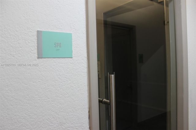 3029 NE 188th St 411, Aventura, FL 33180