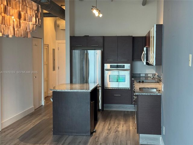 3029 NE 188th St 411, Aventura, FL 33180