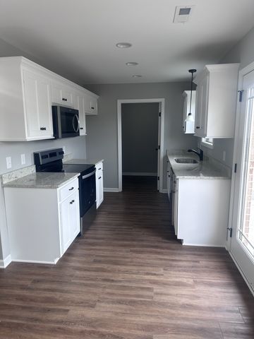 1525 Green Ln, Shelbyville, TN 37160