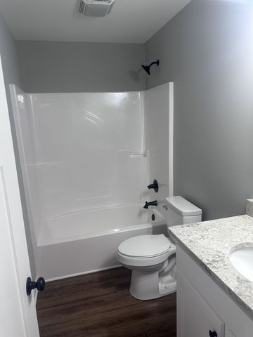 1525 Green Ln, Shelbyville, TN 37160