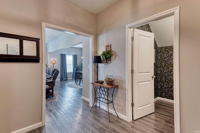 19228 Braeburn Drive, Evansville, IN 47725