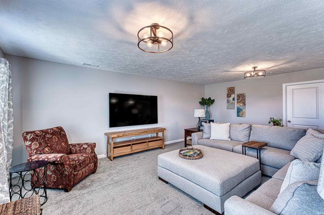 19228 Braeburn Drive, Evansville, IN 47725