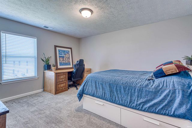 19228 Braeburn Drive, Evansville, IN 47725