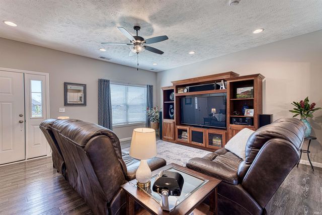 19228 Braeburn Drive, Evansville, IN 47725