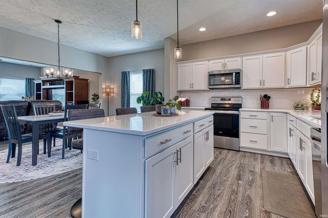 19228 Braeburn Drive, Evansville, IN 47725