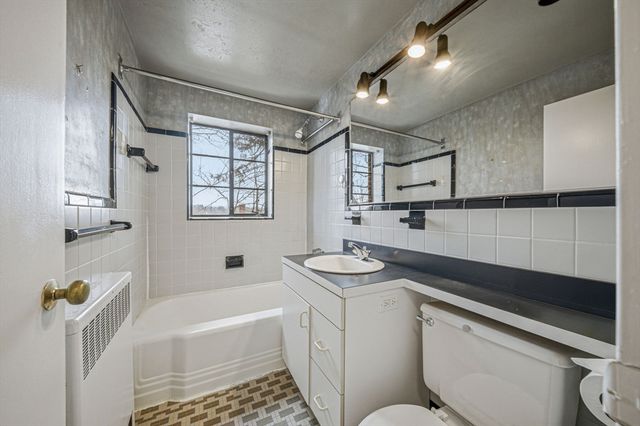 114 Evans Rd 5, Boston, MA 02135