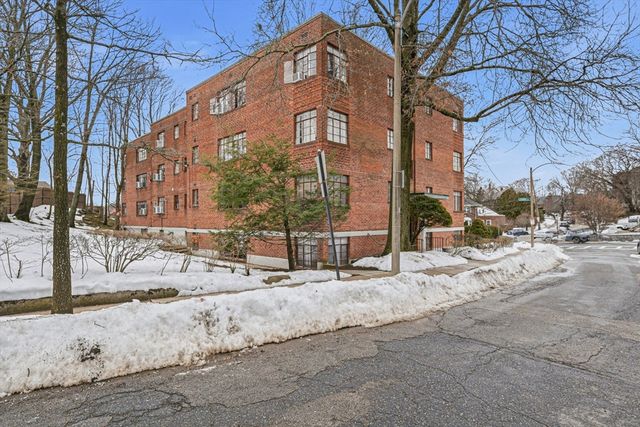 114 Evans Rd 5, Boston, MA 02135