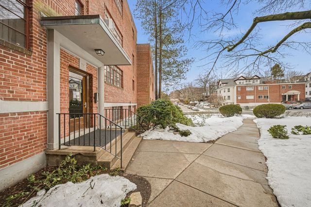 114 Evans Rd 5, Boston, MA 02135