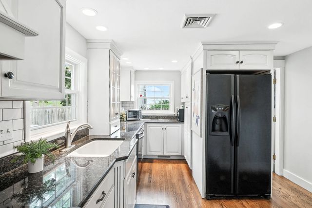 40 Courtland Street, Nashua, NH 03064