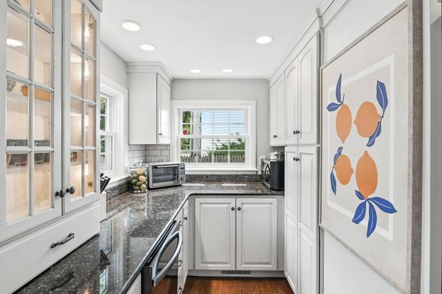 40 Courtland Street, Nashua, NH 03064