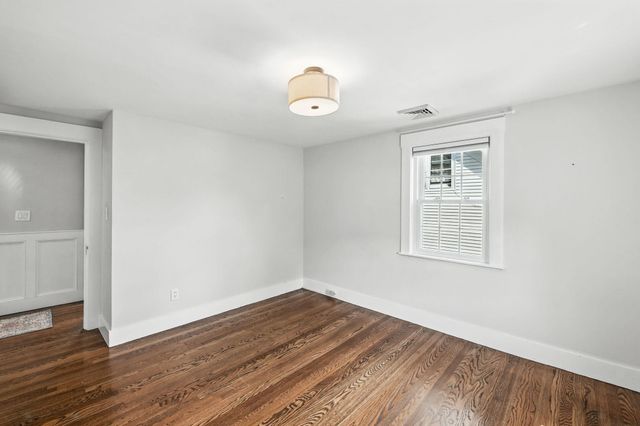 40 Courtland Street, Nashua, NH 03064