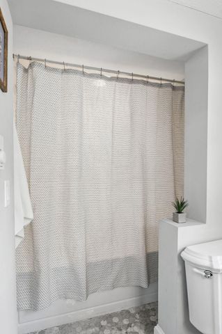 40 Courtland Street, Nashua, NH 03064