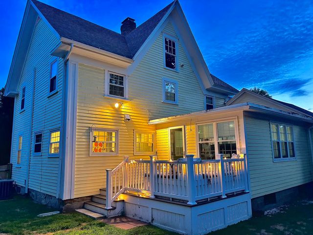 40 Courtland Street, Nashua, NH 03064