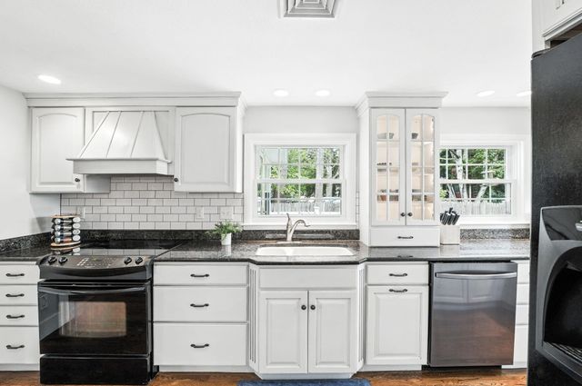 40 Courtland Street, Nashua, NH 03064