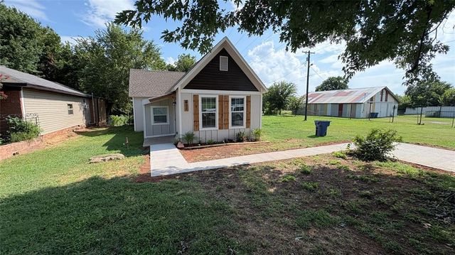 411 W Springer Avenue, Guthrie, OK 73044