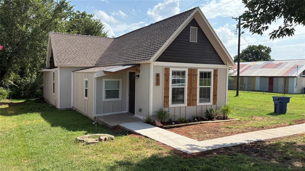 411 W Springer Avenue, Guthrie, OK 73044