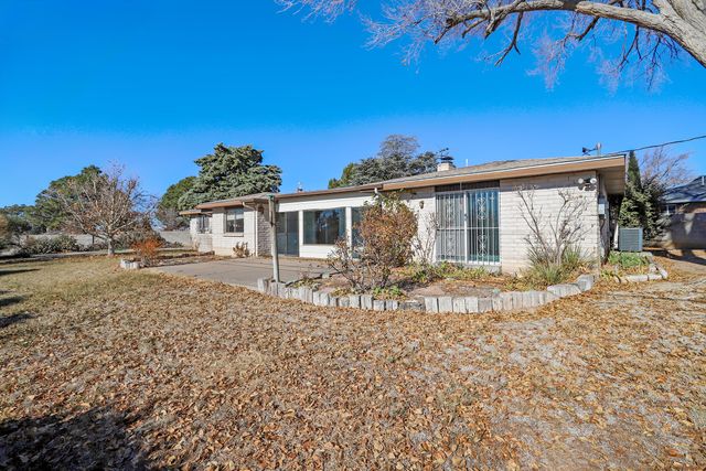 7716 Northridge Avenue NE, Albuquerque, NM 87109