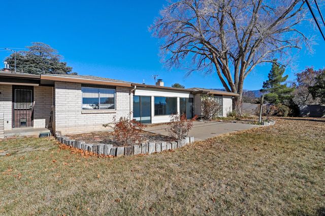 7716 Northridge Avenue NE, Albuquerque, NM 87109