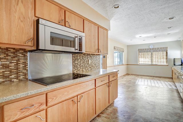 7716 Northridge Avenue NE, Albuquerque, NM 87109