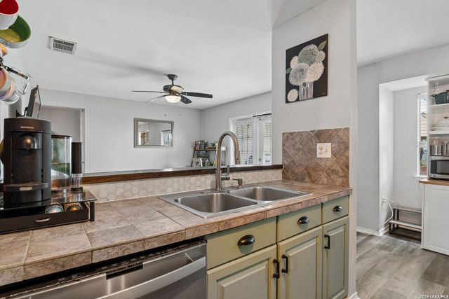 12330 BRIDGE PATH ST, San Antonio, TX 78233