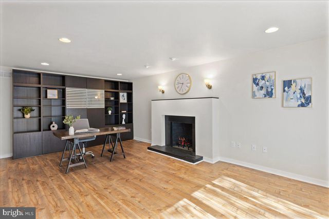 2 POLLAK COURT, Cranbury, NJ 08512