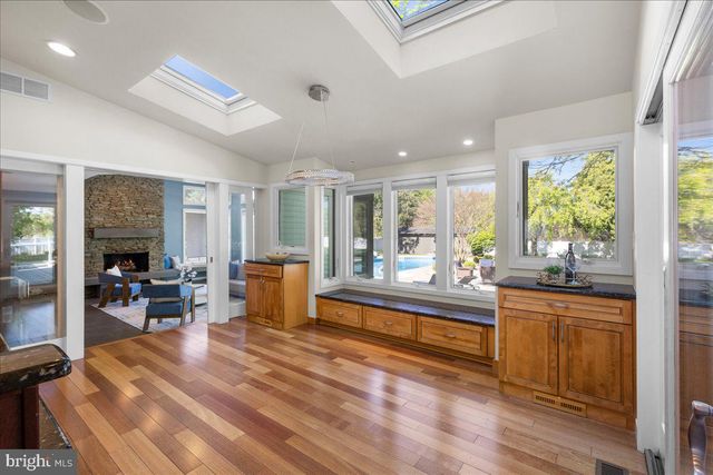 2 POLLAK COURT, Cranbury, NJ 08512