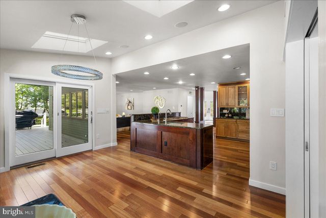 2 POLLAK COURT, Cranbury, NJ 08512