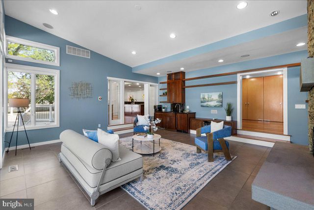 2 POLLAK COURT, Cranbury, NJ 08512