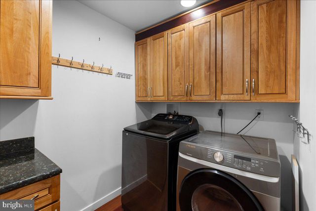 2 POLLAK COURT, Cranbury, NJ 08512