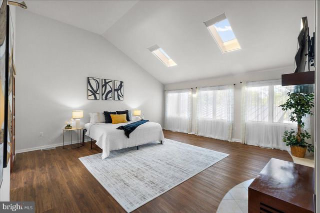 2 POLLAK COURT, Cranbury, NJ 08512