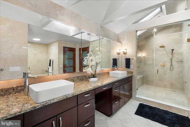 2 POLLAK COURT, Cranbury, NJ 08512