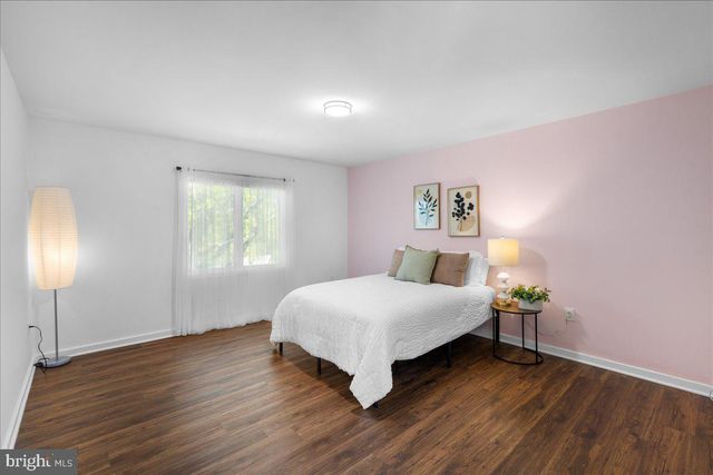 2 POLLAK COURT, Cranbury, NJ 08512