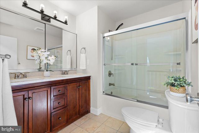 2 POLLAK COURT, Cranbury, NJ 08512
