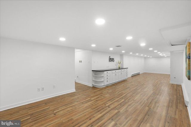 2 POLLAK COURT, Cranbury, NJ 08512