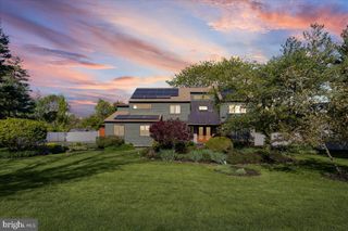 2 POLLAK COURT, Cranbury, NJ 08512