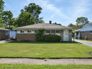 17312 Greenbay Avenue, Lansing, IL 60438