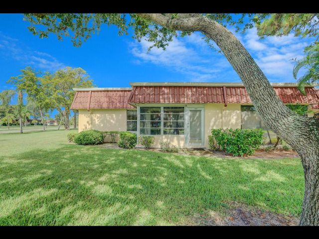 701 Laconia Circle B, Lake Worth, FL 33467