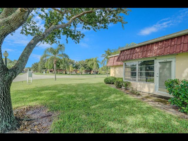 701 Laconia Circle B, Lake Worth, FL 33467
