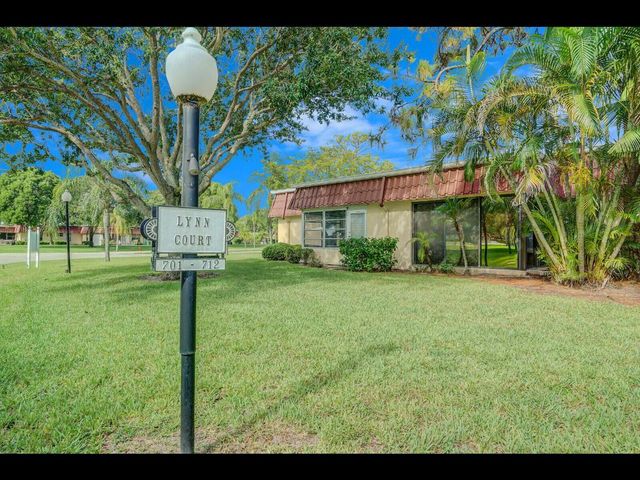 701 Laconia Circle B, Lake Worth, FL 33467