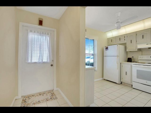 701 Laconia Circle B, Lake Worth, FL 33467